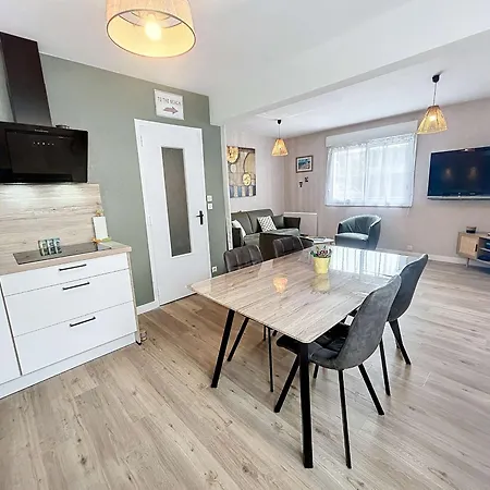 Bel Rénové Au Cœur De Jullouville, 100m De La Plage, 1 Chambre, 4 Couchages, Parking Privé - Fr-1-361-72 Apartamento