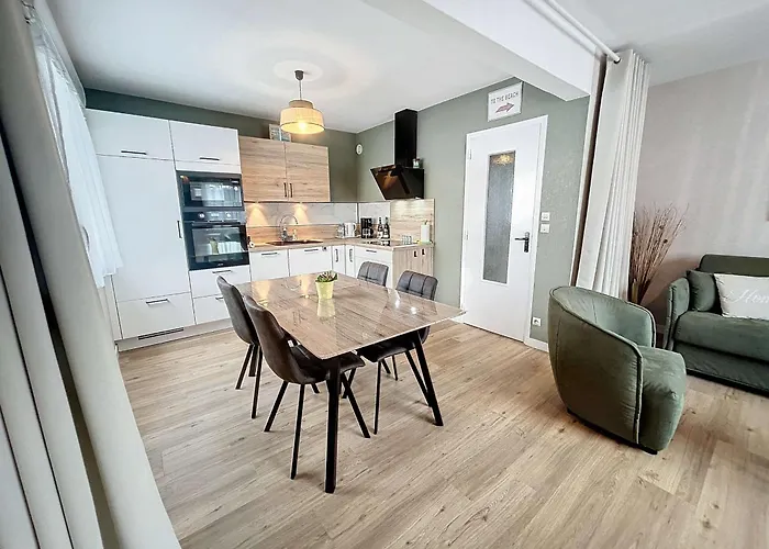 Bel Renove Au Coeur De Jullouville, 100m De La Plage, 1 Chambre, 4 Couchages, Parking Prive - Fr-1-361-72 דירה *