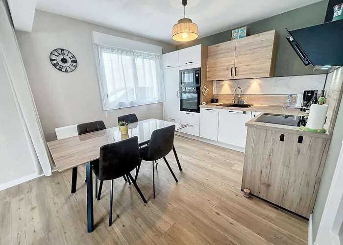 Bel Renove Au Coeur De Jullouville, 100m De La Plage, 1 Chambre, 4 Couchages, Parking Prive - Fr-1-361-72 ז'ולוביל-לה-פאן