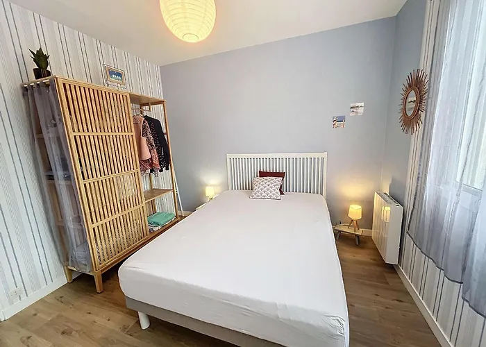 Bel Renove Au Coeur De Jullouville, 100m De La Plage, 1 Chambre, 4 Couchages, Parking Prive - Fr-1-361-72 דירה